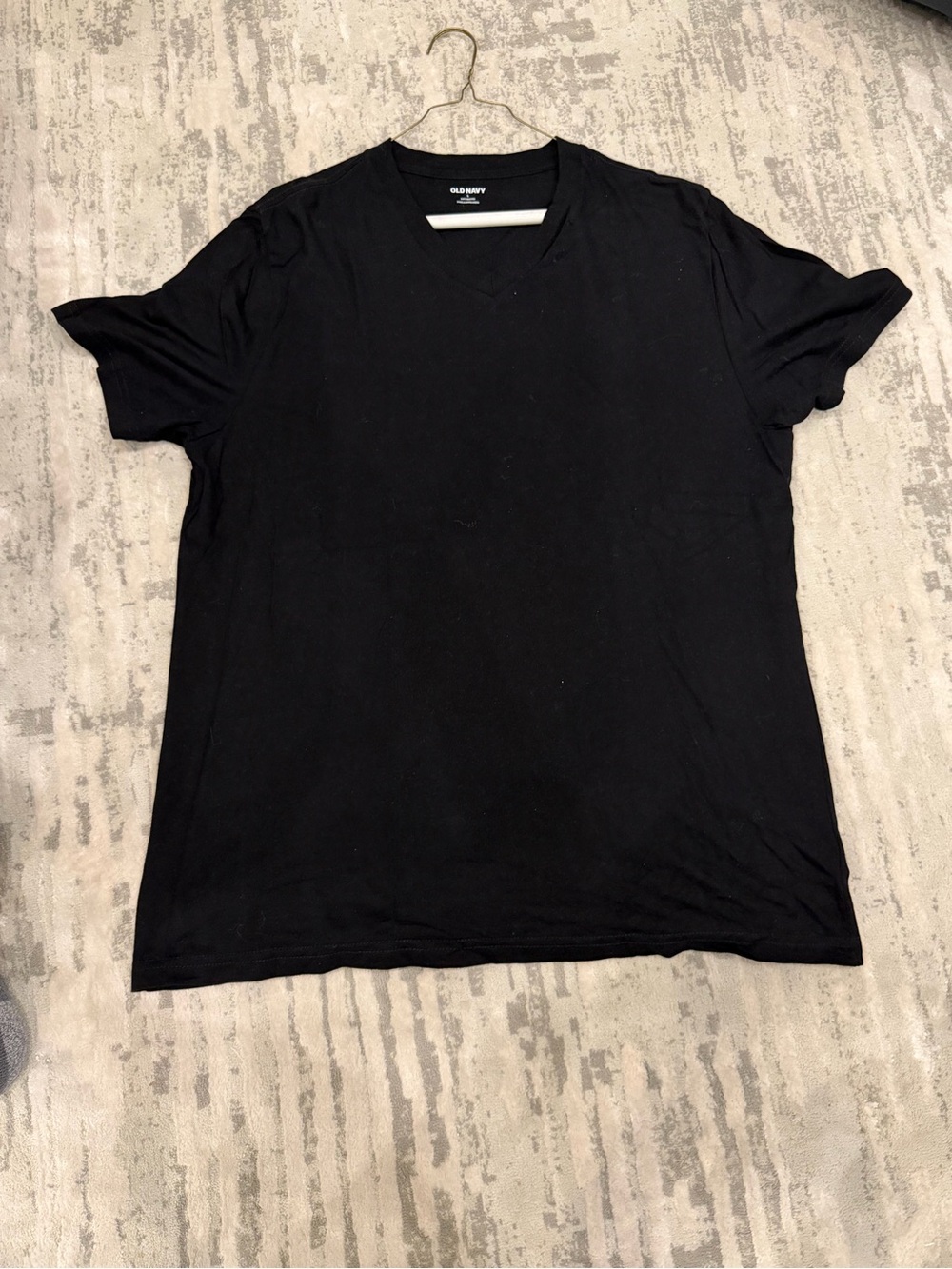 New Old Navy Men’s Black V-Neck T-Shirt